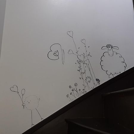 L'Artistique, 4 Lits, 2 Chambres, Stationnement Gratuit, Spacieux, Atypique Амьен Экстерьер фото